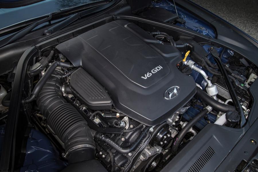  Hyundai Genesis Executive Saloon 2015 года  (фото 13 из 13)